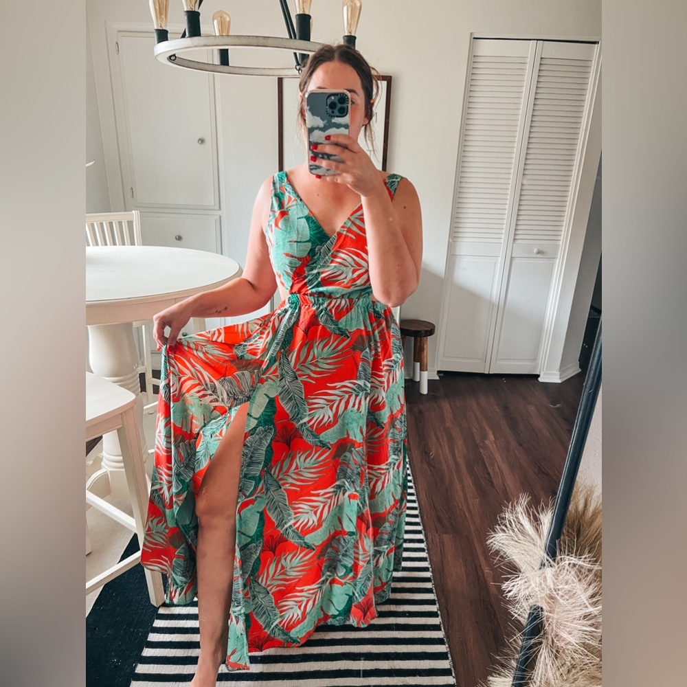 Women’s Sleeveless V Neck Split Maxi Dress
